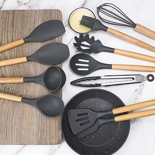 Kit 12 Utensílios De Cozinha Em Silicone E Cabo De Madeira